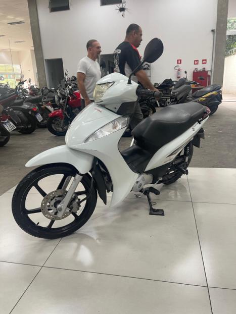 HONDA Biz 125 EX, Foto 6