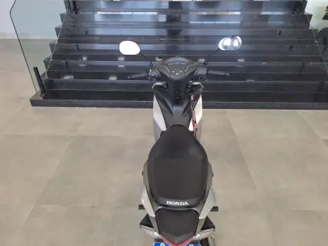 HONDA Biz 125 EX, Foto 6