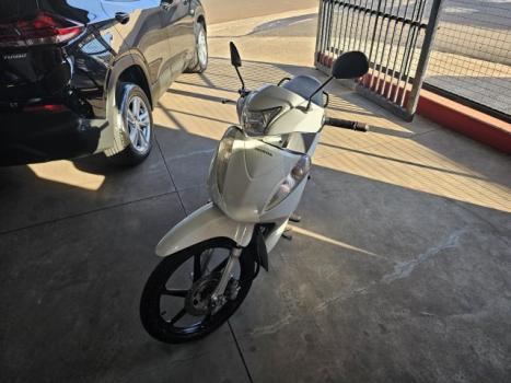 HONDA Biz 125 EX, Foto 2
