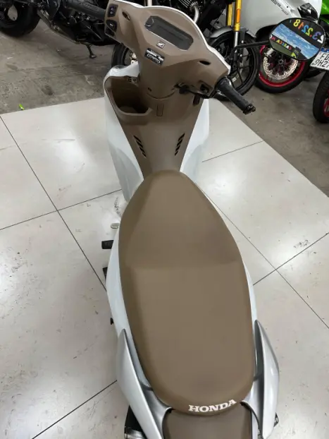 HONDA Biz 125 EX, Foto 9