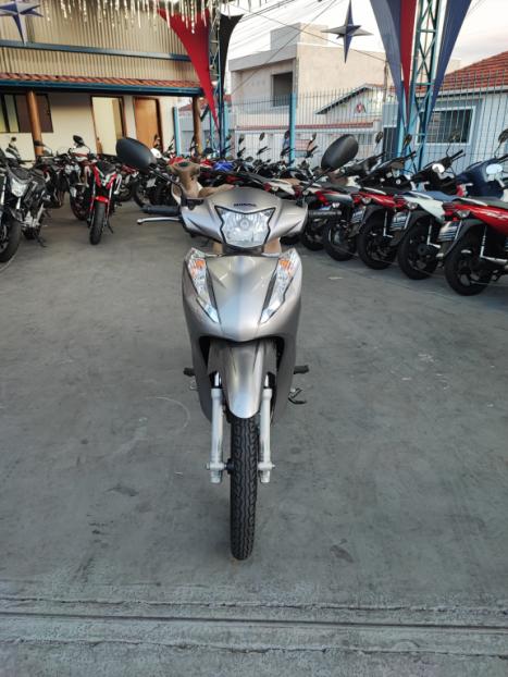 HONDA Biz 125 EX, Foto 7
