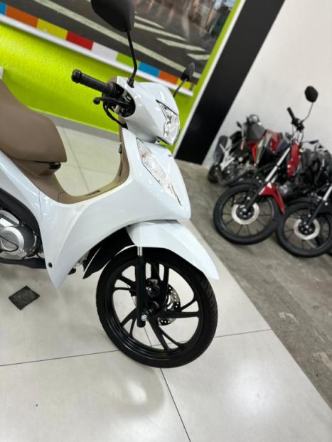 HONDA Biz 125 EX, Foto 8