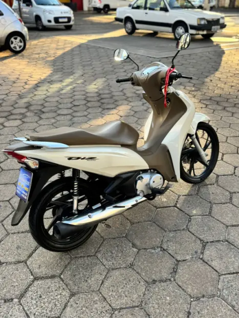 HONDA Biz 125 FLEX, Foto 2