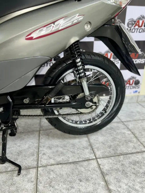 HONDA Biz 125 KS, Foto 6