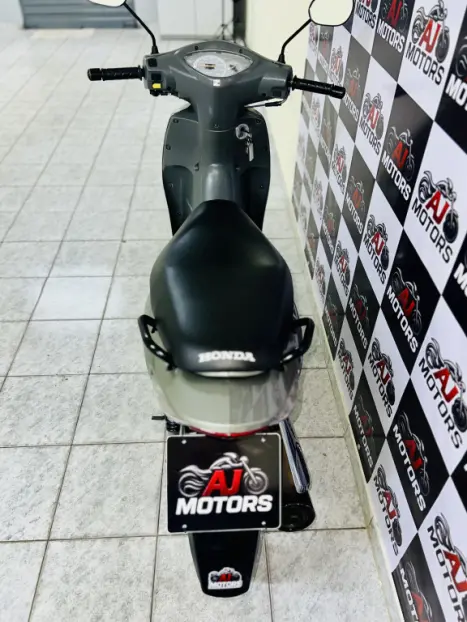 HONDA Biz 125 KS, Foto 7