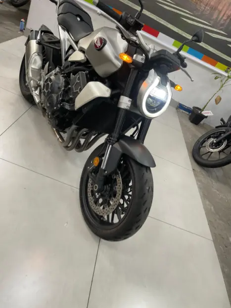 HONDA CB 1000 R , Foto 12