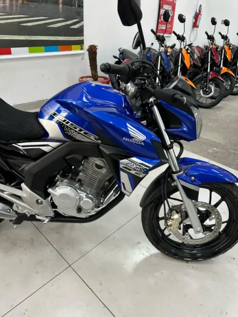 HONDA CB 250 F Twister , Foto 10