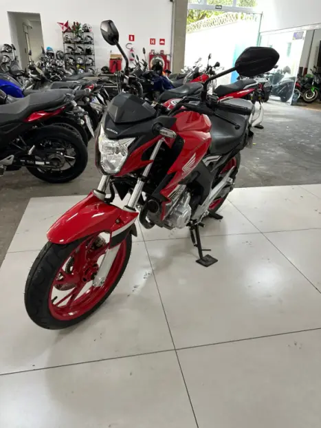 HONDA CB 250 F Twister , Foto 7