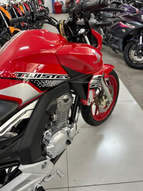 HONDA CB 250 F Twister , Foto 10