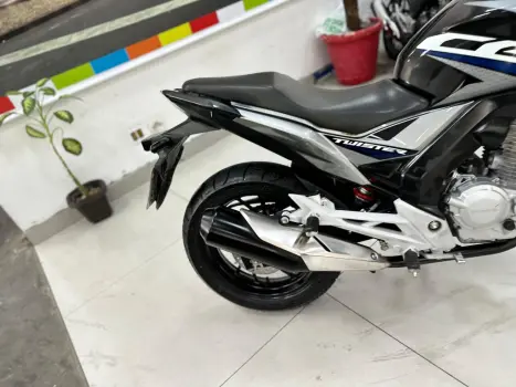 HONDA CB 250 F Twister , Foto 4