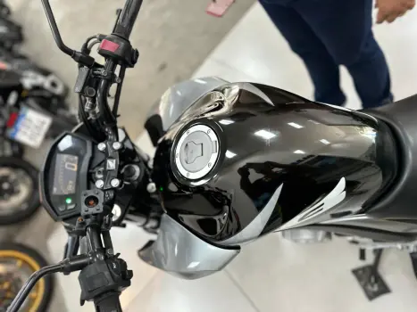 HONDA CB 250 F Twister , Foto 5