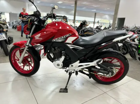 HONDA CB 250 F Twister , Foto 2