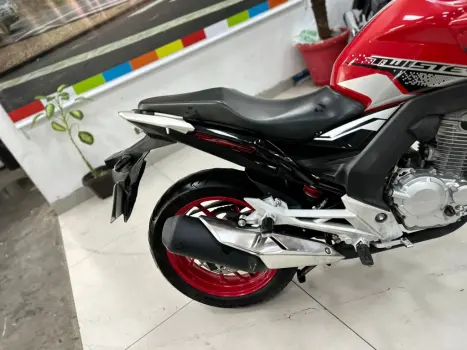 HONDA CB 250 F Twister , Foto 13