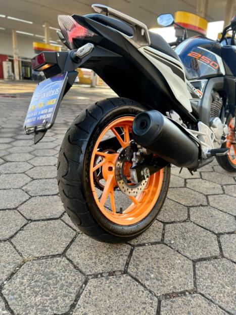 HONDA CB 250 F Twister FLEXONE, Foto 7