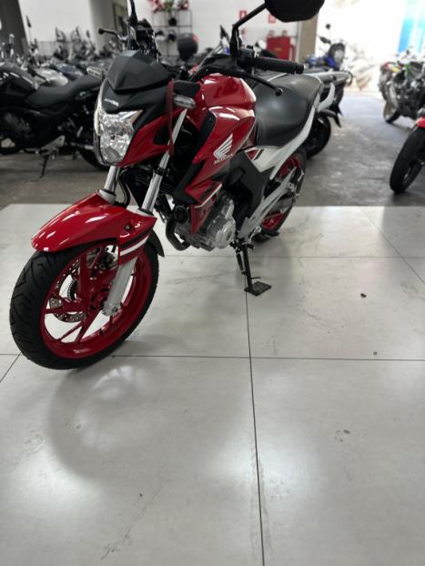 HONDA CB 250 F Twister , Foto 4