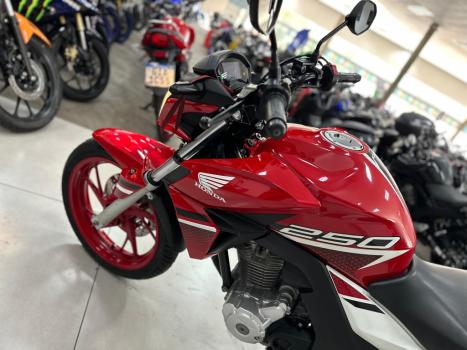 HONDA CB 250 F Twister , Foto 8