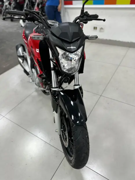HONDA CB 250 F Twister , Foto 9
