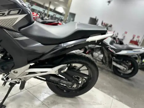 HONDA CB 250 F Twister , Foto 4