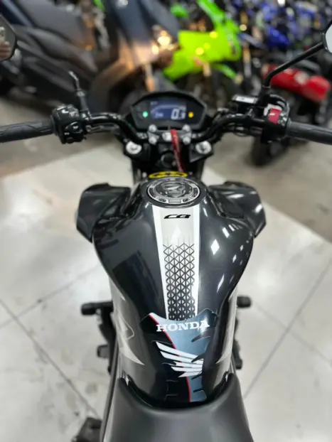 HONDA CB 250 F Twister , Foto 6
