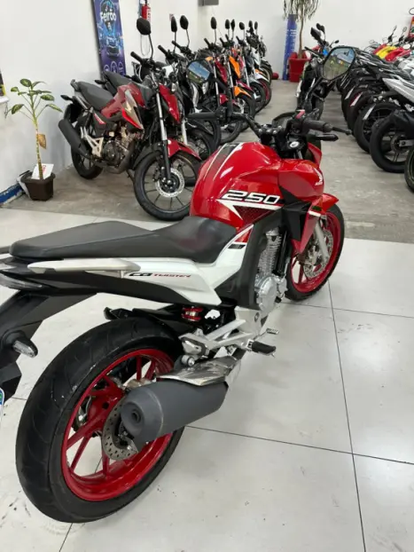 HONDA CB 250 F Twister , Foto 13