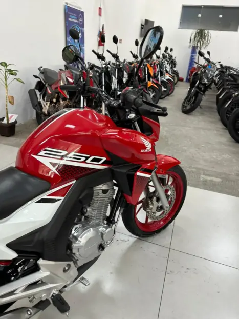 HONDA CB 250 F Twister , Foto 14