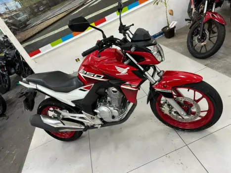 HONDA CB 250 F Twister , Foto 16