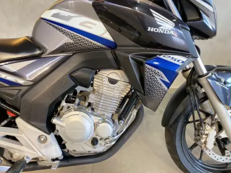 HONDA CB 250 F Twister FLEXONE, Foto 4