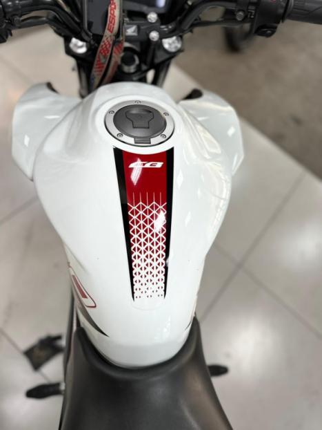 HONDA CB 250 F Twister , Foto 4