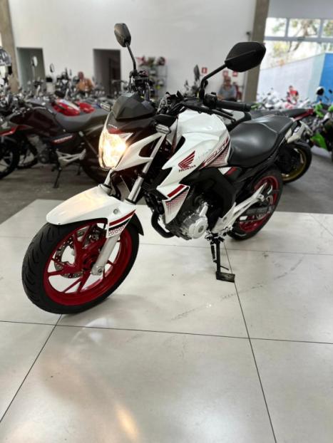 HONDA CB 250 F Twister , Foto 6