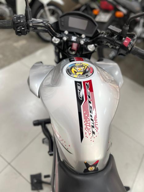 HONDA CB 250 F Twister , Foto 8