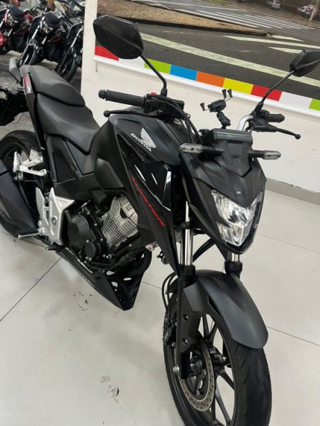 HONDA CB 300 F Twister FLEX CBS, Foto 10