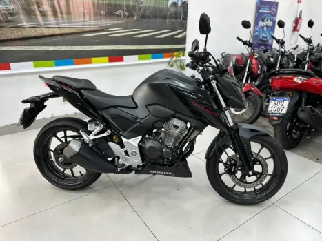 HONDA CB 300 F Twister FLEX CBS, Foto 3
