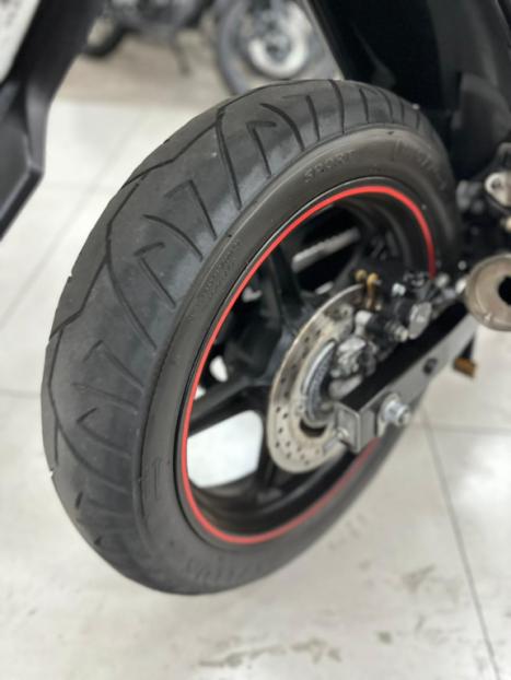 HONDA CB 300 R STD, Foto 4