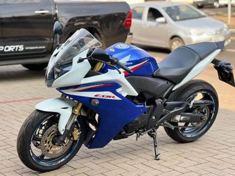 HONDA CBR 600 F , Foto 4