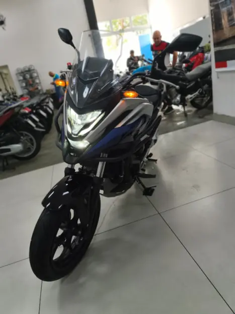 HONDA NC 750 X ABS, Foto 2