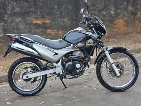 HONDA NX Falcon 400, Foto 2