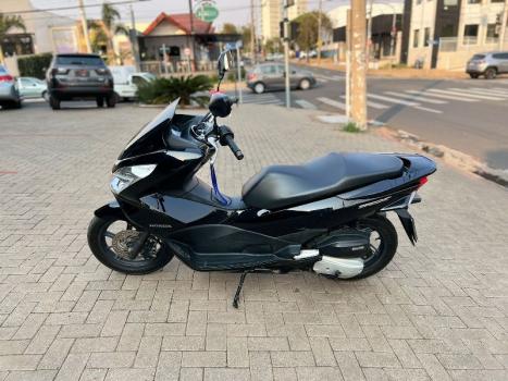 HONDA PCX 150 DLX, Foto 2