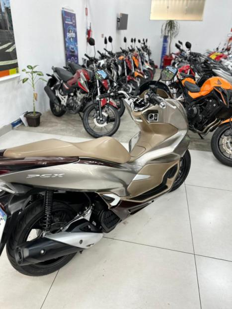 HONDA PCX 150 DLX, Foto 2
