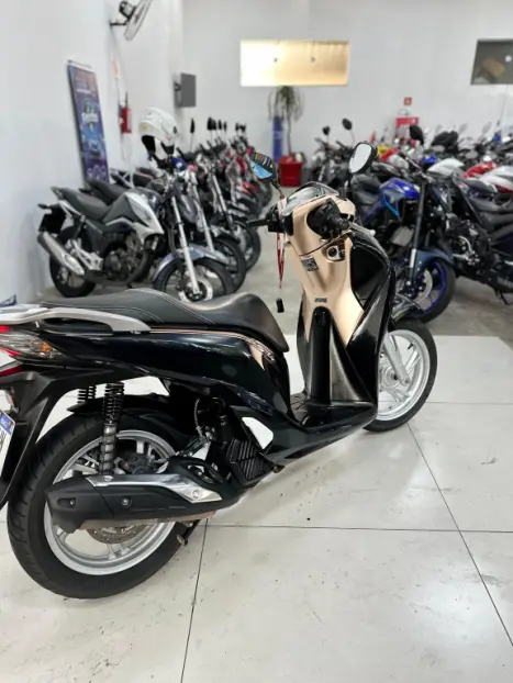 HONDA SH 150 I , Foto 6