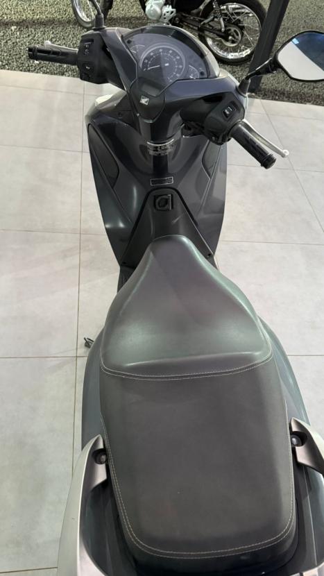 HONDA SH 150 I DLX, Foto 3