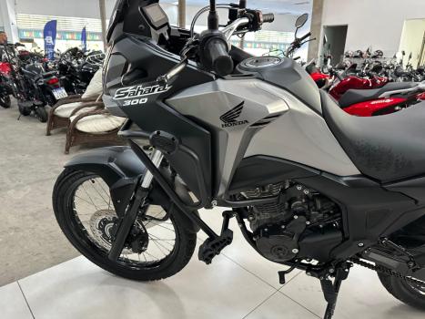 HONDA XRE 300 Sahara , Foto 6