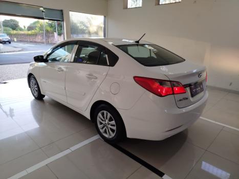 HYUNDAI HB 20 Sedan 1.0 12V 4P FLEX COMFORT PLUS, Foto 4