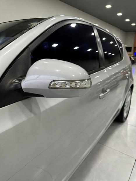 HYUNDAI I30 2.0 16V 4P, Foto 4