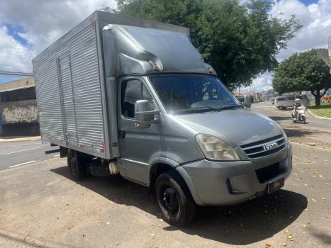 IVECO Daily 35S14 DIESEL CHASSI CABINE DUPLA TURBO INTERCOOLER, Foto 3