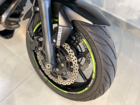 KAWASAKI ER-6N 650 ABS, Foto 3
