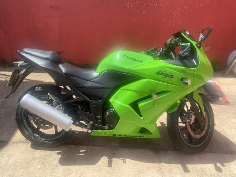 KAWASAKI Ninja 250 R, Foto 2