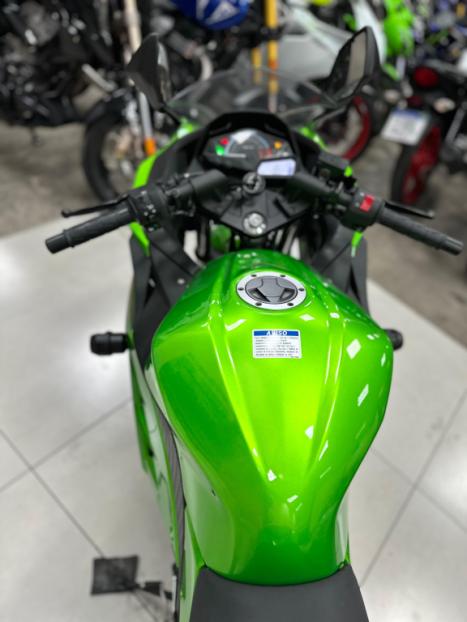 KAWASAKI Ninja 300 , Foto 3