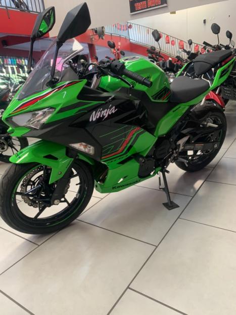 KAWASAKI Ninja 400 , Foto 8