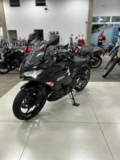 KAWASAKI Ninja 400 , Foto 12