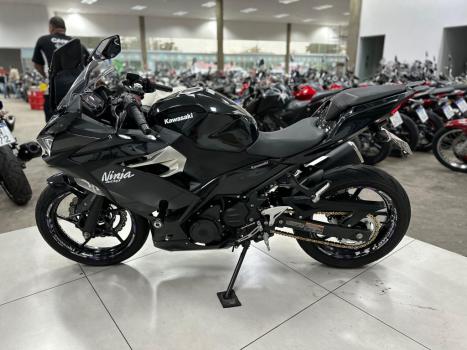 KAWASAKI Ninja 400 , Foto 13